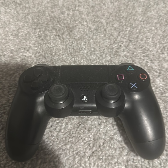 Black ps4 remote controller - Picture 2 of 2